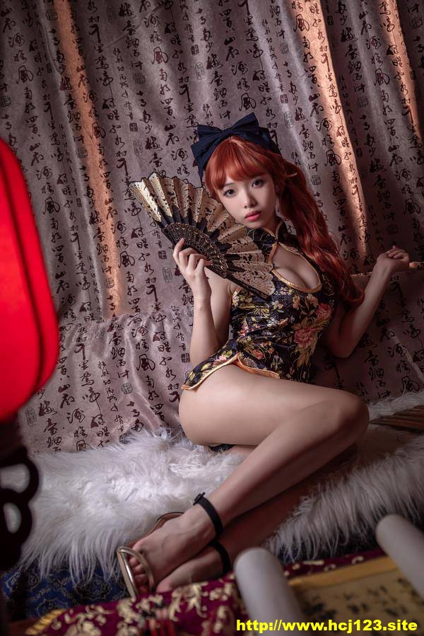 人气Coser@雯妹不讲道理 – 低胸裸足 [15P/328M]