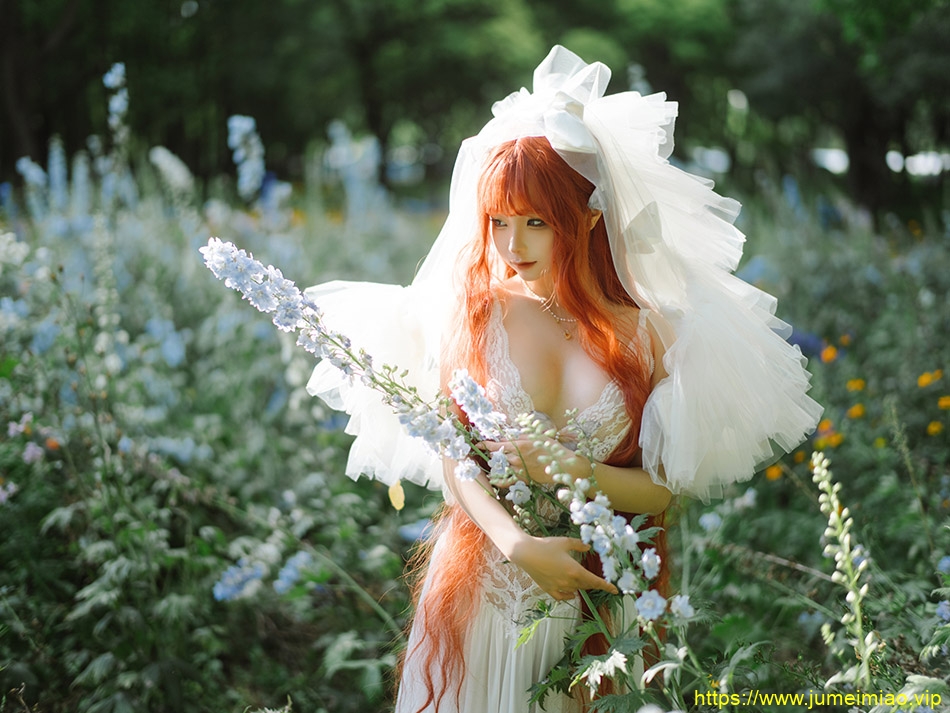 蠢沫沫 花丛婚纱